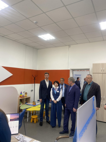 Алексей Русских посетил модернизированный филиал Кадрового центра в Барышском районе.